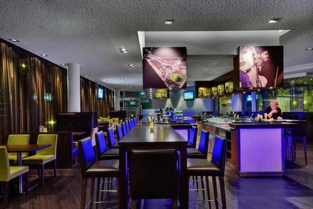 Hotel Courtyard By Marriott Linz Extérieur photo