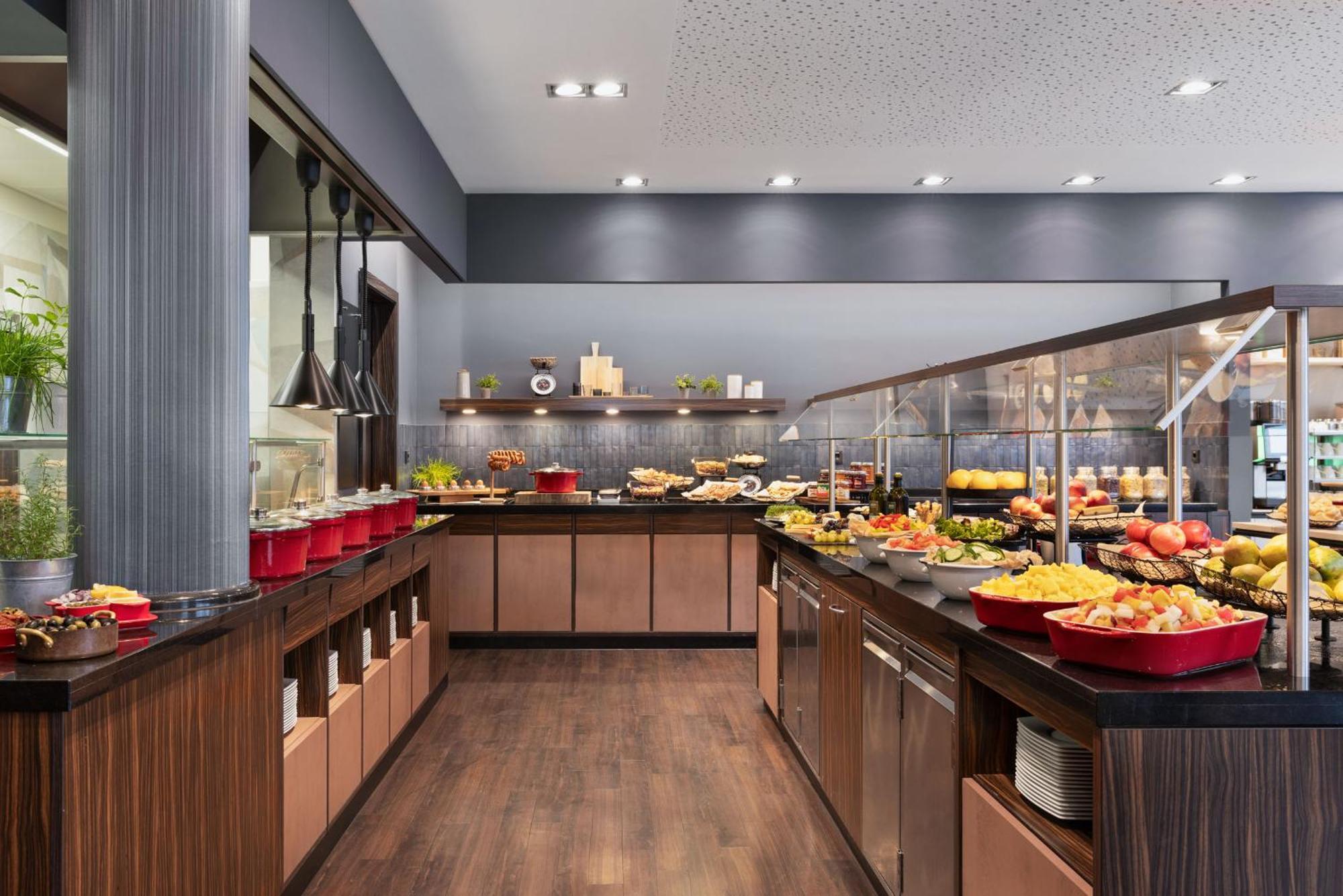 Hotel Courtyard By Marriott Linz Extérieur photo