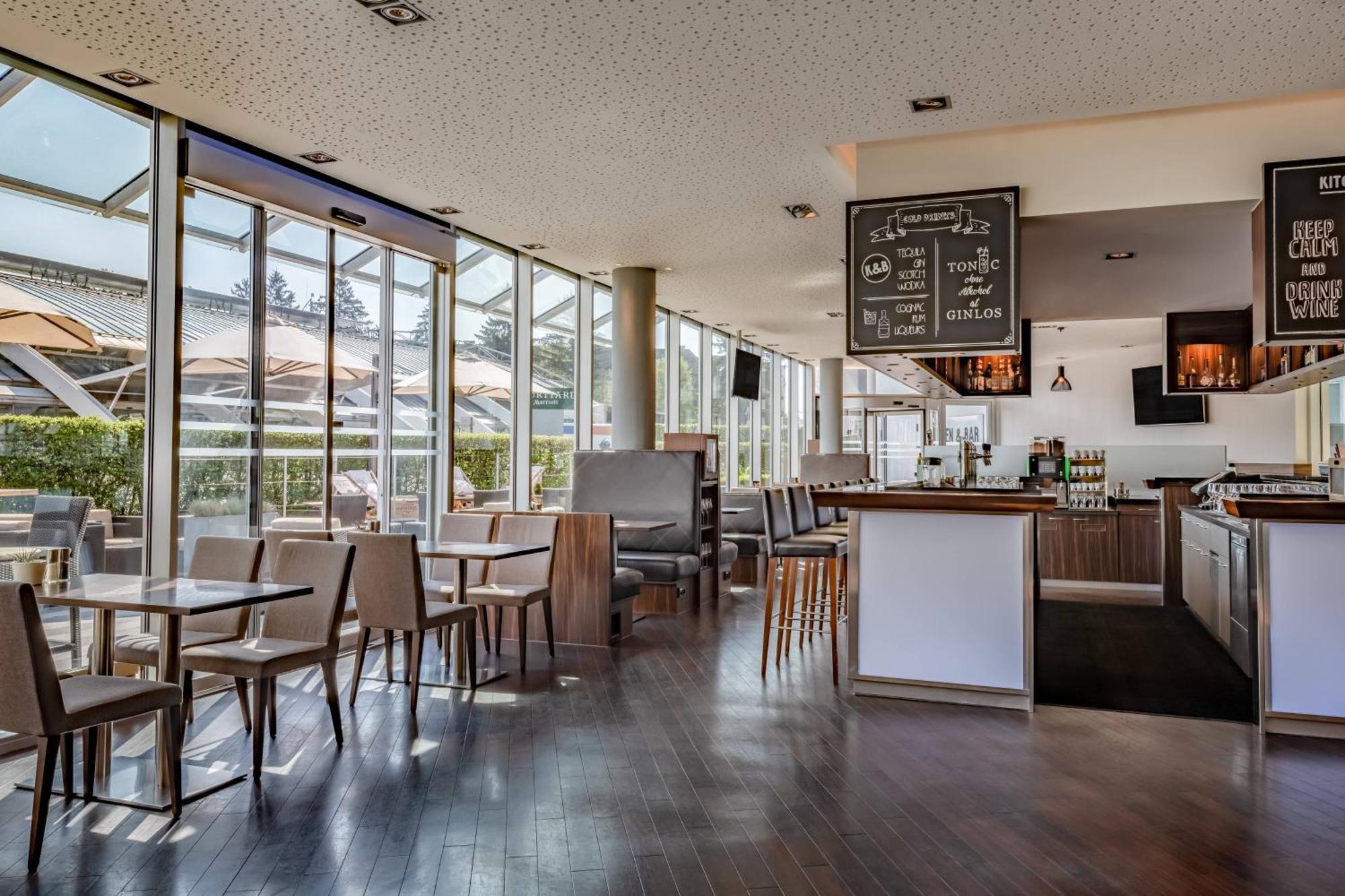 Hotel Courtyard By Marriott Linz Extérieur photo