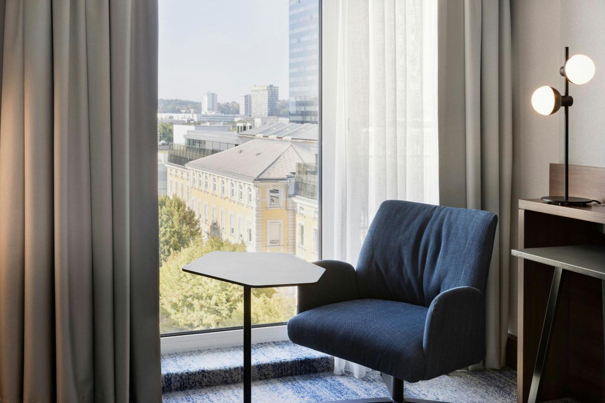 Hotel Courtyard By Marriott Linz Extérieur photo