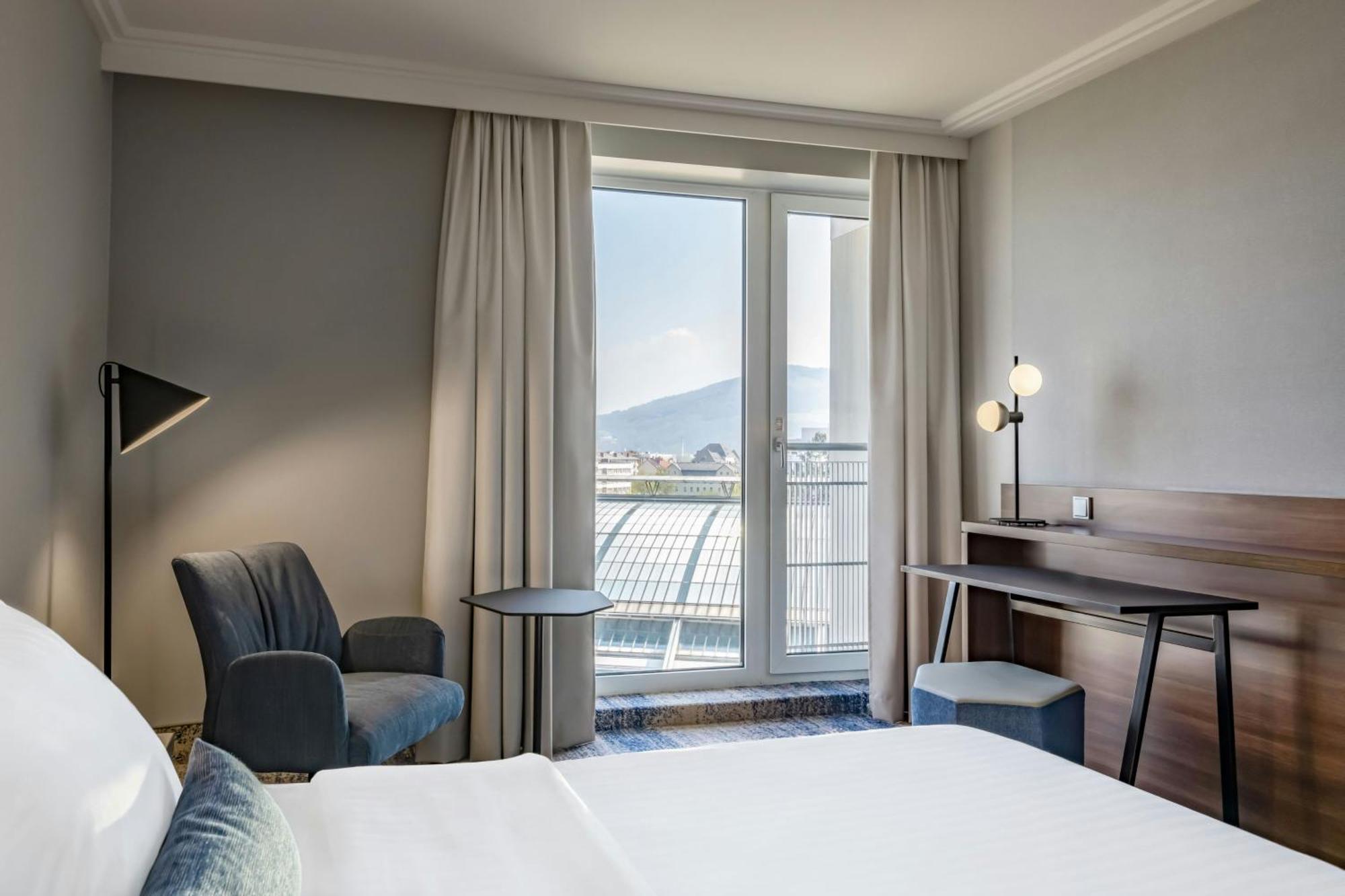 Hotel Courtyard By Marriott Linz Extérieur photo