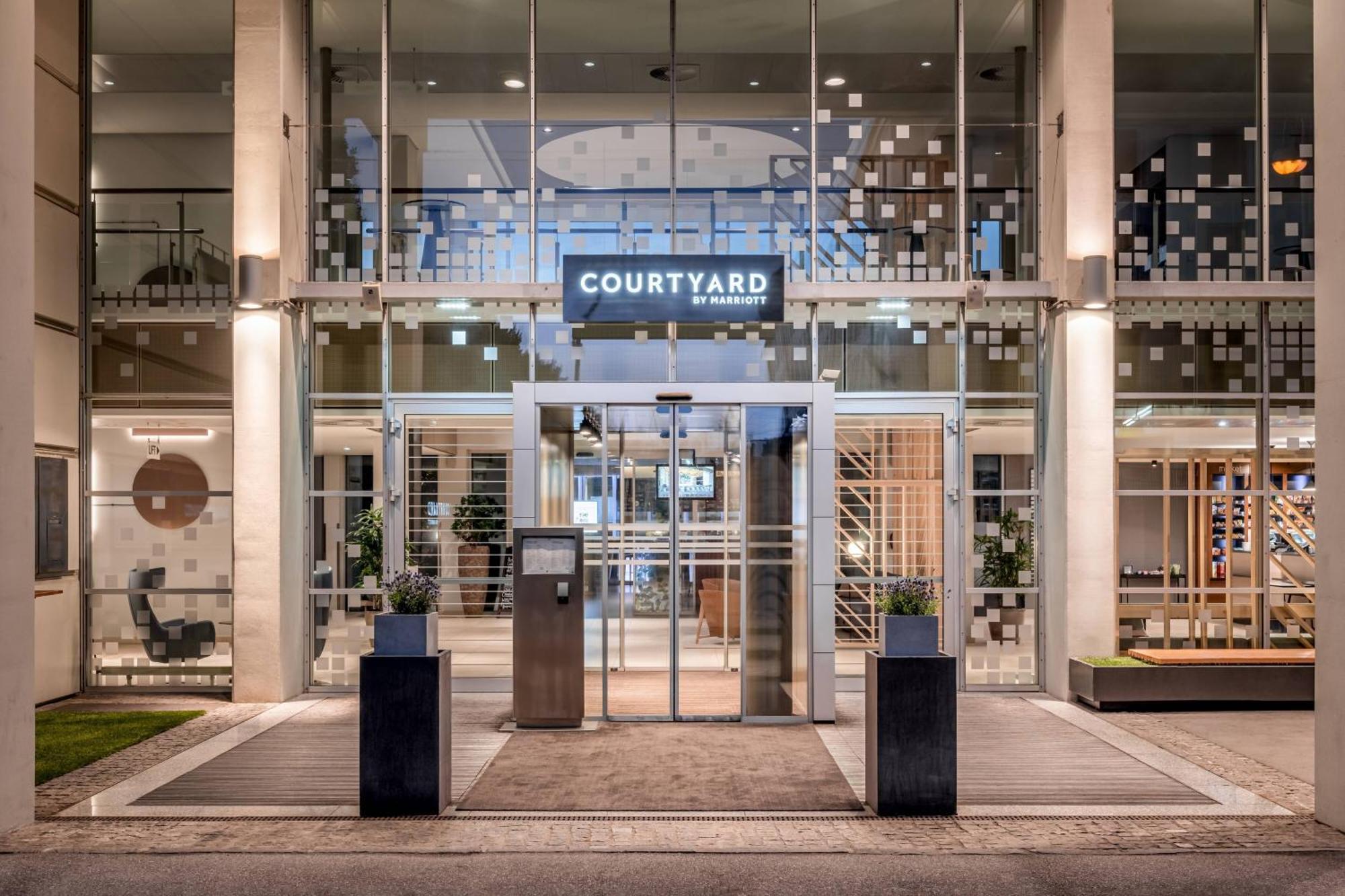 Hotel Courtyard By Marriott Linz Extérieur photo