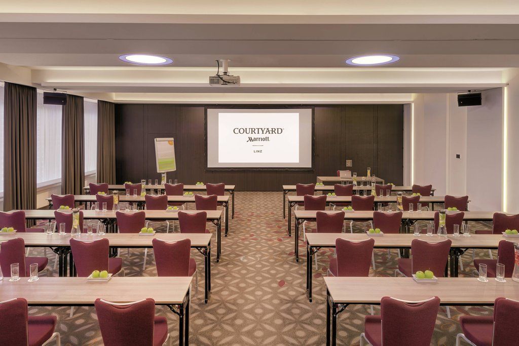 Hotel Courtyard By Marriott Linz Extérieur photo